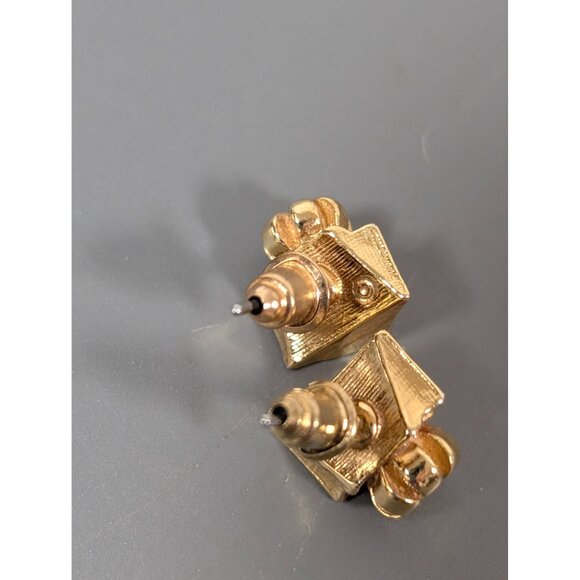 Vintage Avon Christmas Gift Present Earrings Gold Tone Red Pierced Stud - Picture 4 of 5